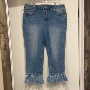 Chic Blue Ruffle Hem Cropped Jeans